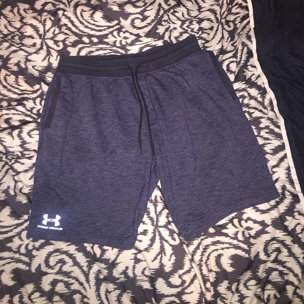 Mens 2XL Loose shorts Under Armour